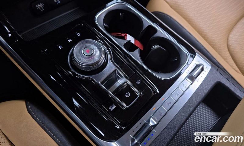 Kia Carnival 9-Seater Signature