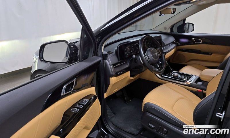 Kia Carnival 9-Seater Signature