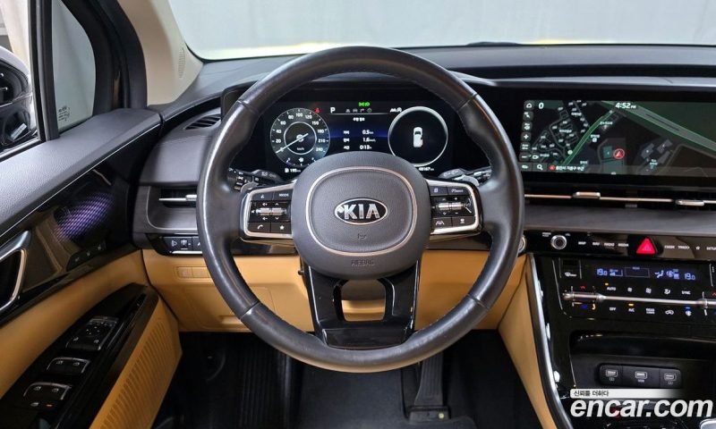Kia Carnival 9-Seater Signature