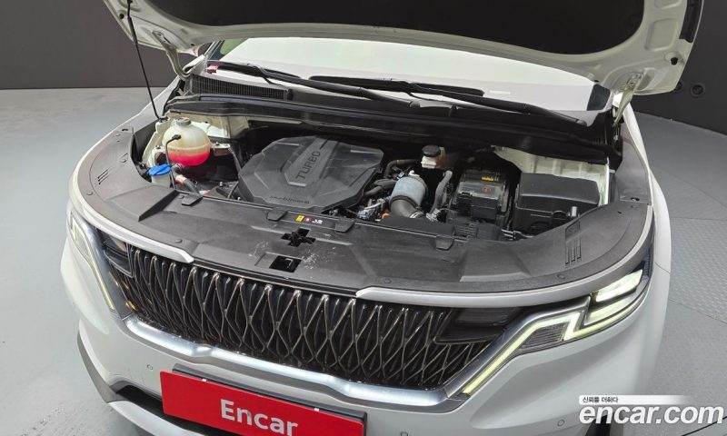 Kia Carnival 9-Seater Prestige