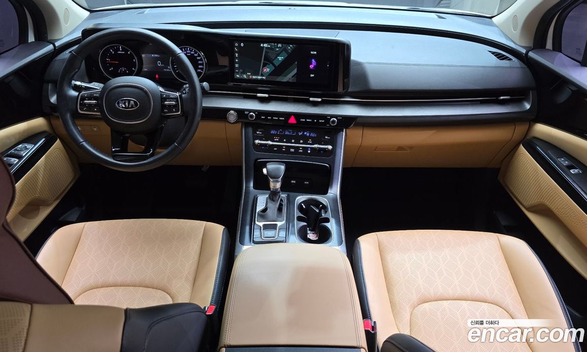 Kia Carnival 9-Seater Prestige