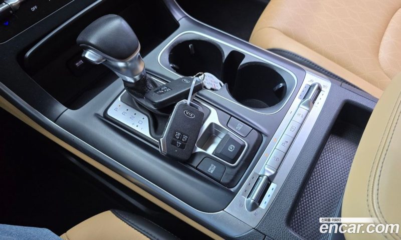 Kia Carnival 9-Seater Prestige