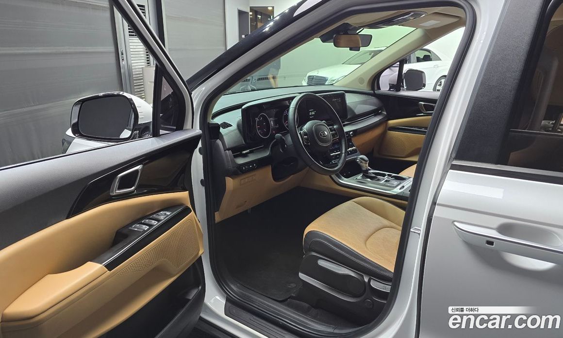 Kia Carnival 9-Seater Prestige