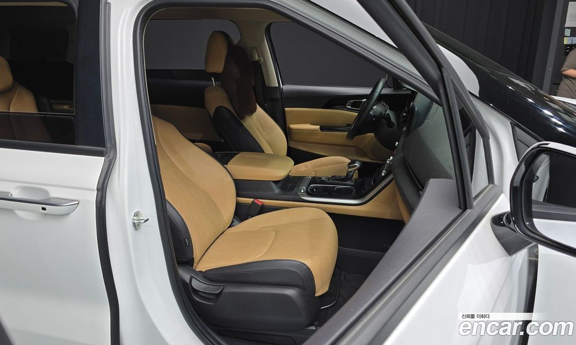 Kia Carnival 9-Seater Prestige