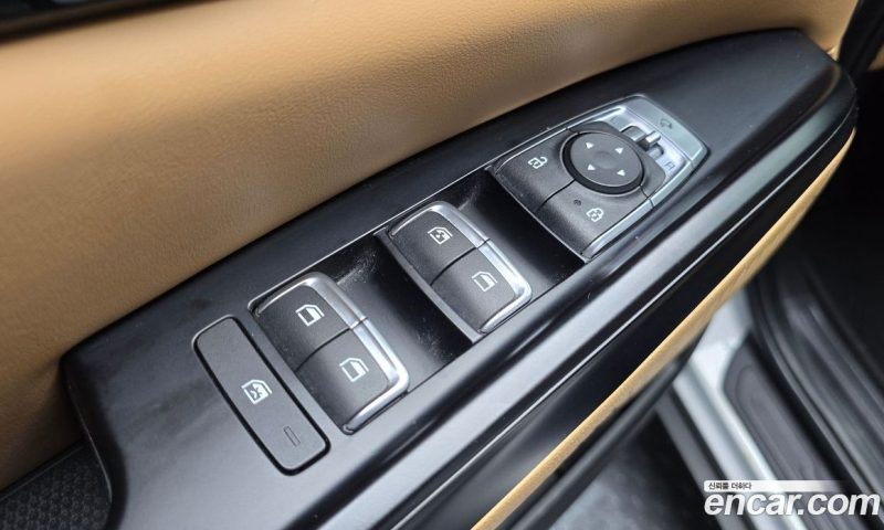 Kia Carnival 9-Seater Prestige