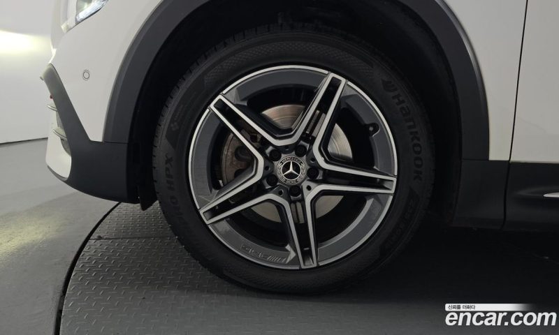 Mercedes Benz GLB-Class GLB250 4MATIC