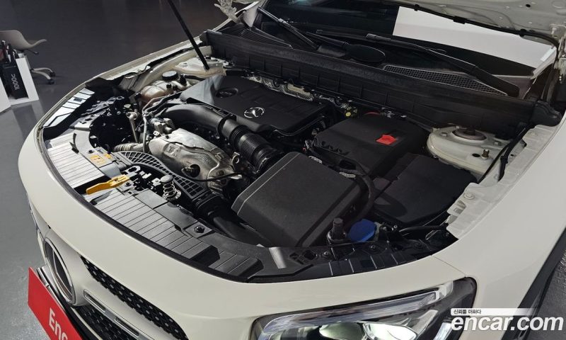 Mercedes Benz GLB-Class GLB250 4MATIC