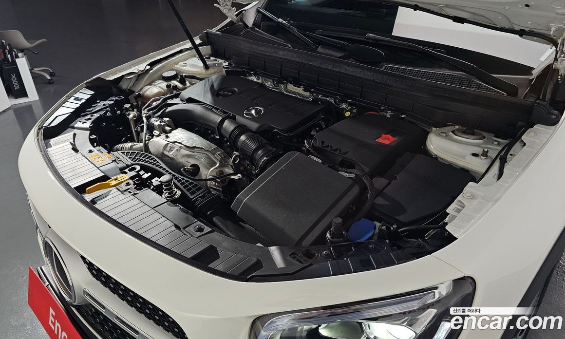 Mercedes Benz GLB-Class GLB250 4MATIC