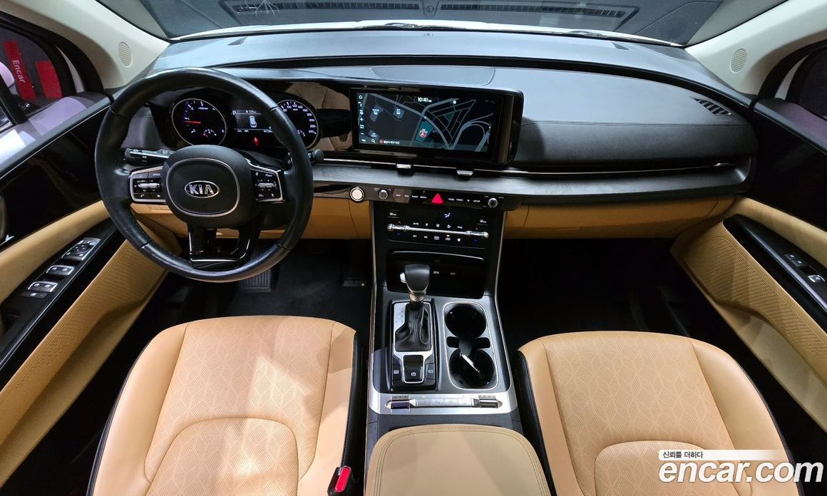 Kia Carnival 9-Seater Prestige
