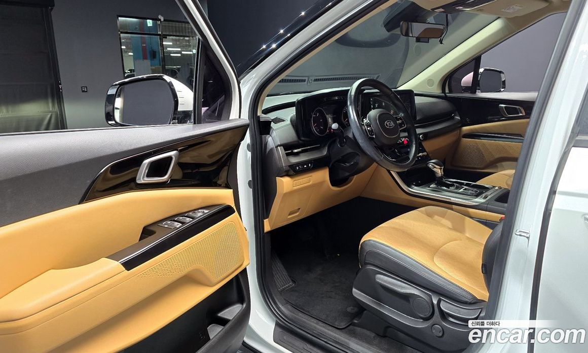 Kia Carnival 9-Seater Prestige