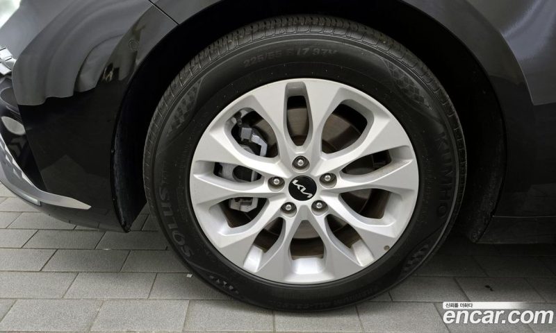 Kia K8 2.5 Gasoline 2WD