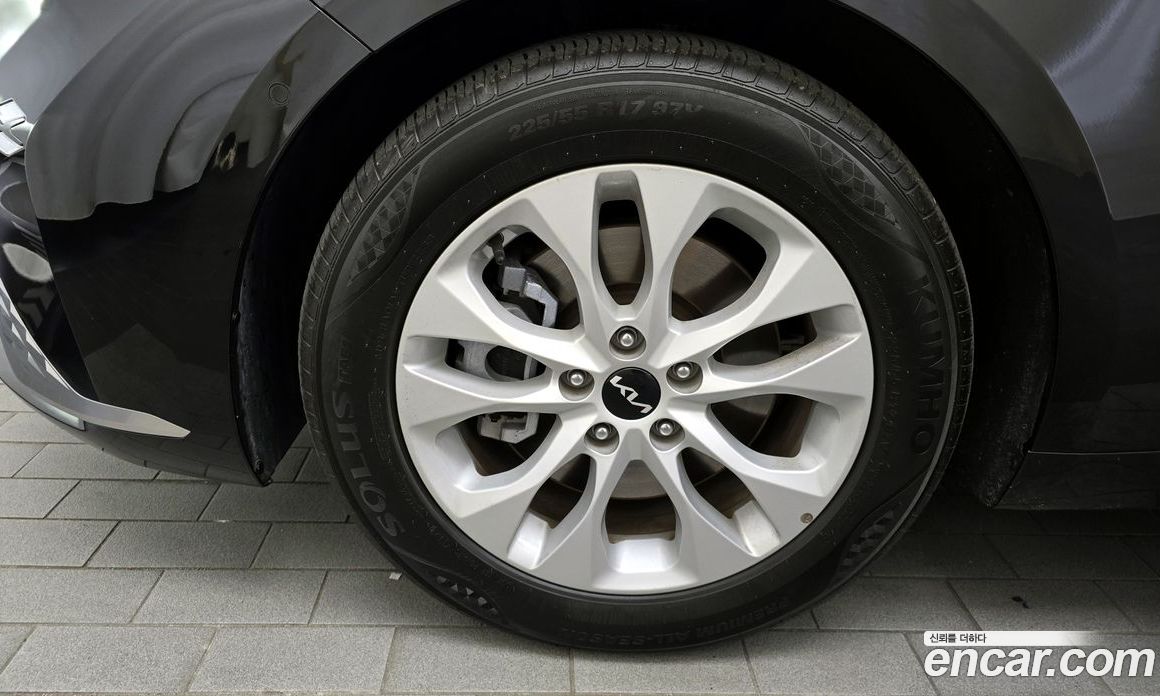 Kia K8 2.5 Gasoline 2WD