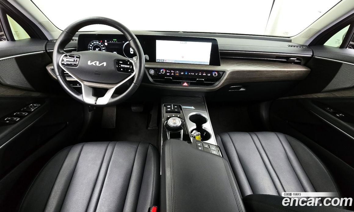 Kia K8 2.5 Gasoline 2WD