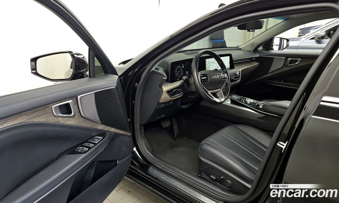 Kia K8 2.5 Gasoline 2WD