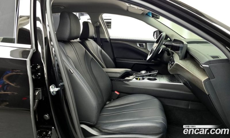 Kia K8 2.5 Gasoline 2WD