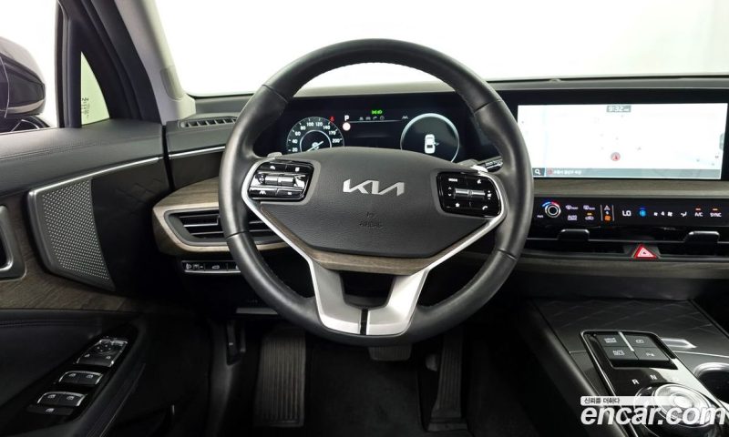 Kia K8 2.5 Gasoline 2WD