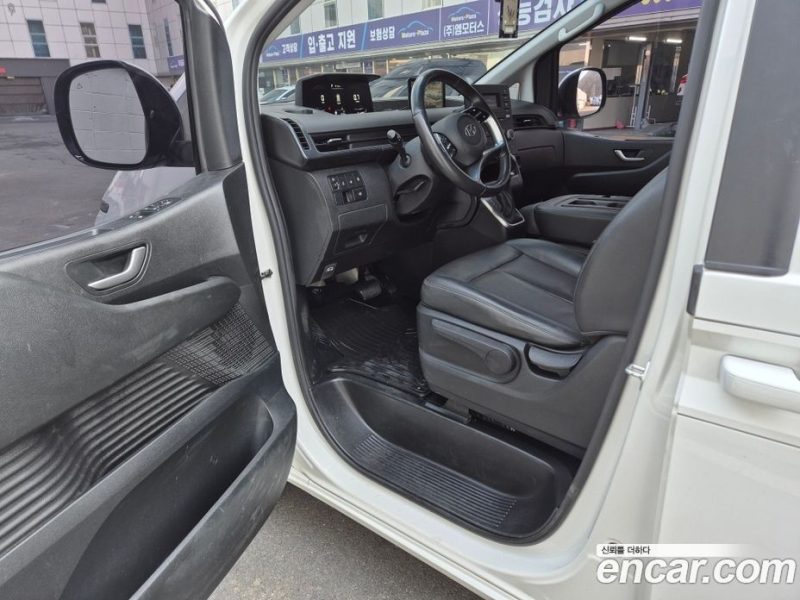 Hyundai Staria Cargo 3-Seater