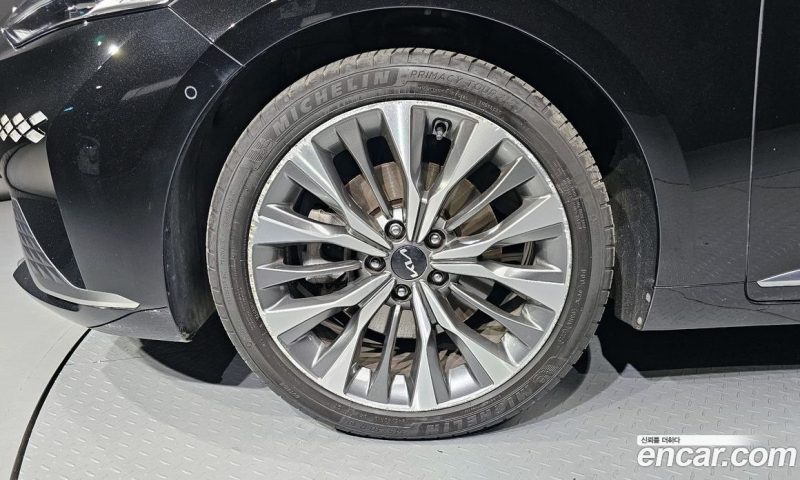 Kia K8 2.5 Gasoline 2WD