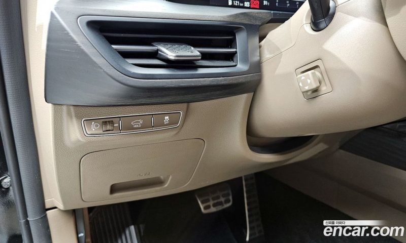 Kia K8 2.5 Gasoline 2WD