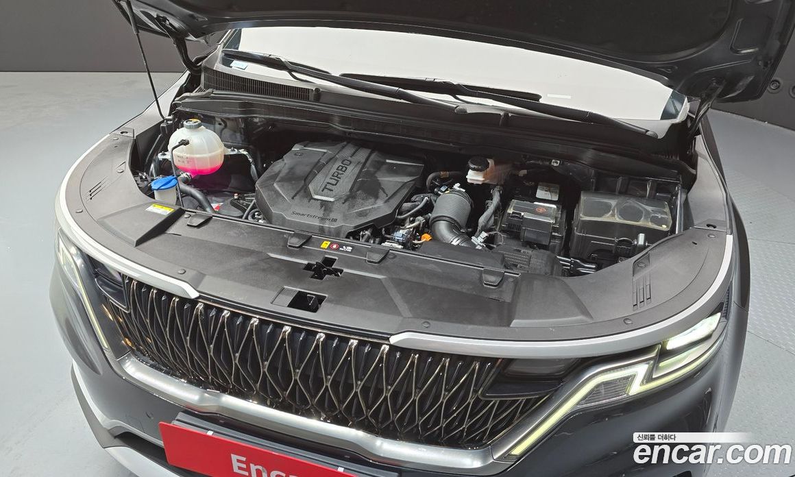 Kia Carnival 9-Seater Prestige
