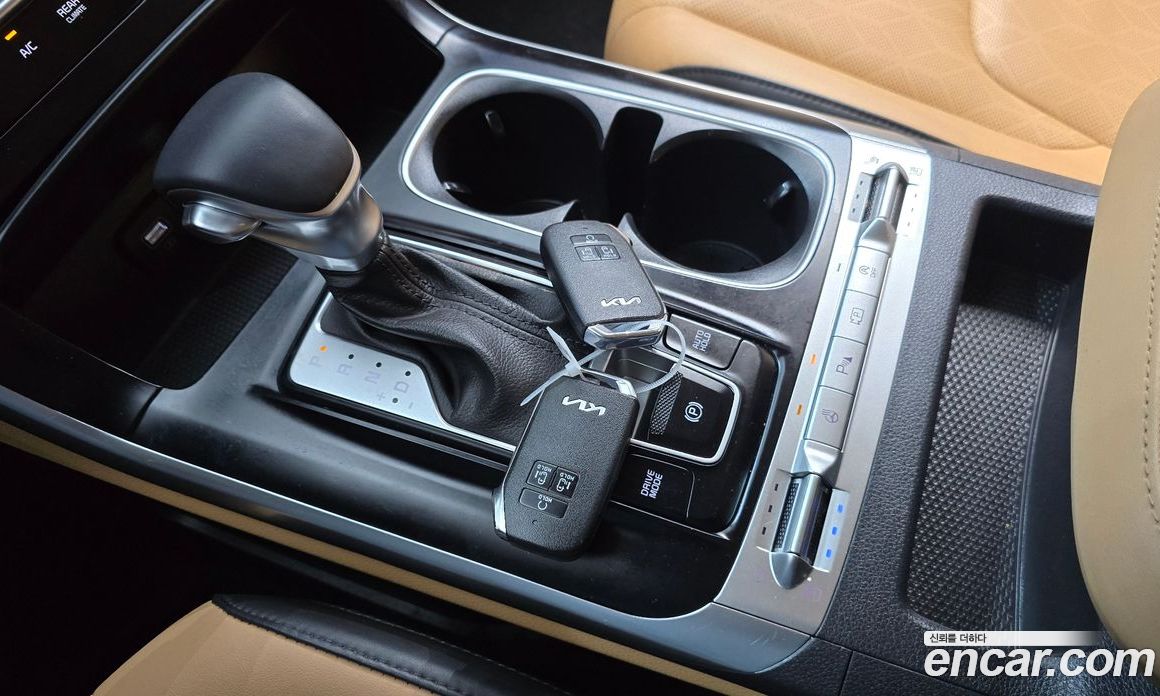 Kia Carnival 9-Seater Prestige
