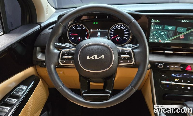 Kia Carnival 9-Seater Prestige