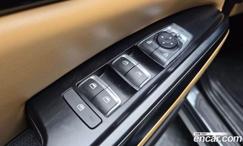 Kia Carnival 9-Seater Prestige