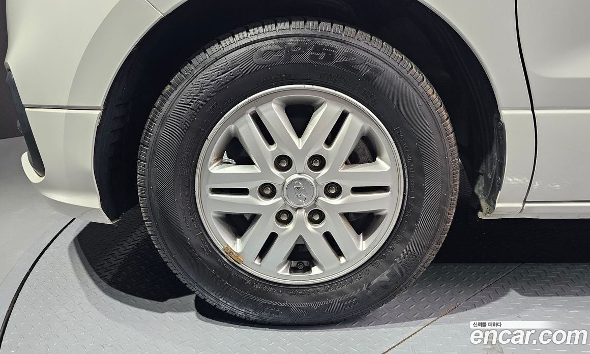 Hyundai Starex Van 3-Seater
