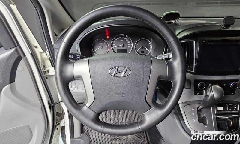 Hyundai Starex Van 3-Seater