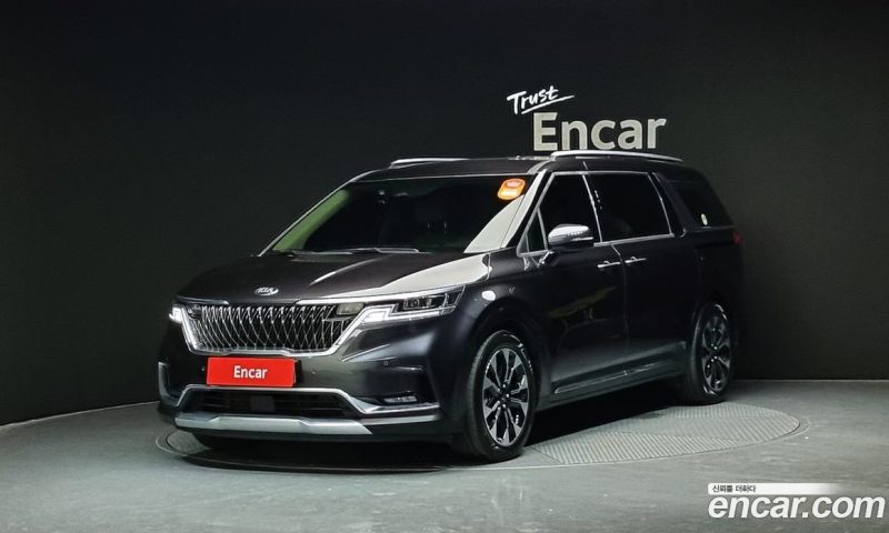 Kia Carnival 9-Seater Noblesse