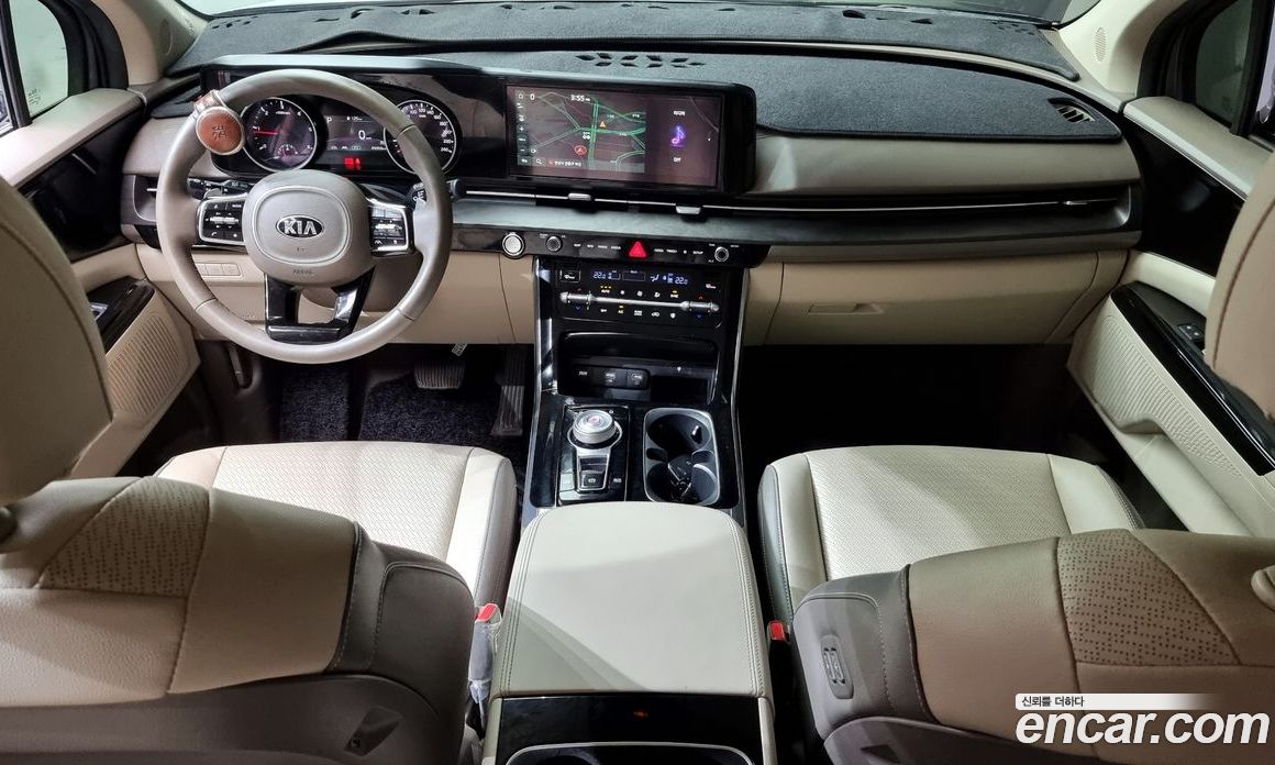 Kia Carnival 9-Seater Noblesse
