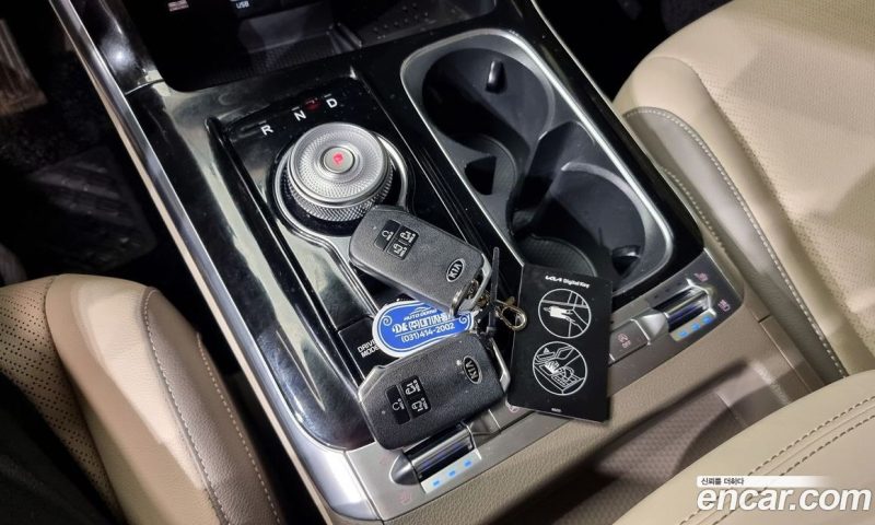 Kia Carnival 9-Seater Noblesse