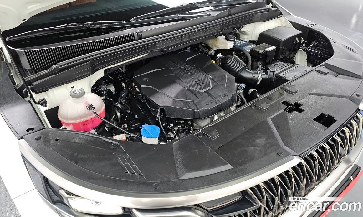 Kia Carnival 9-Seater Signature