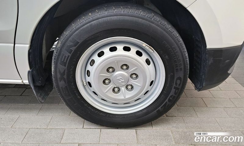 Hyundai Starex Van 3-Seater