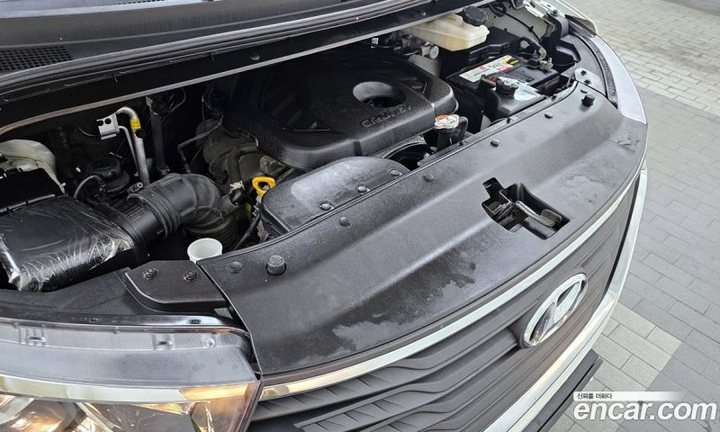 Hyundai Starex Van 3-Seater