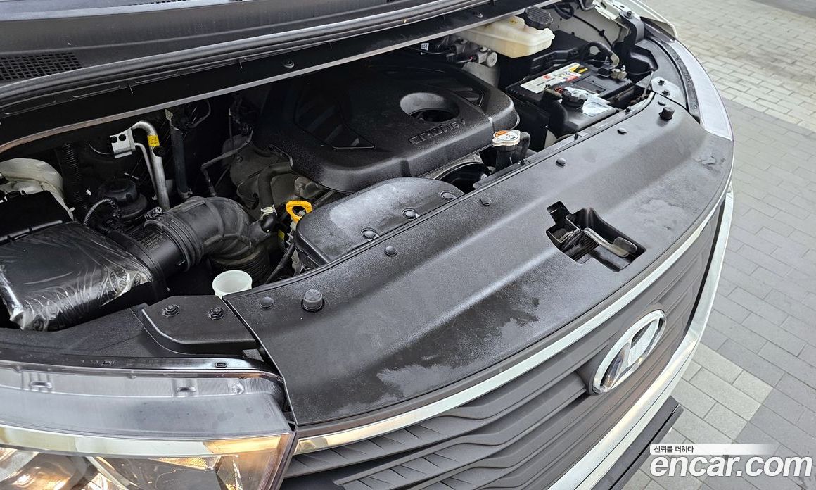 Hyundai Starex Van 3-Seater