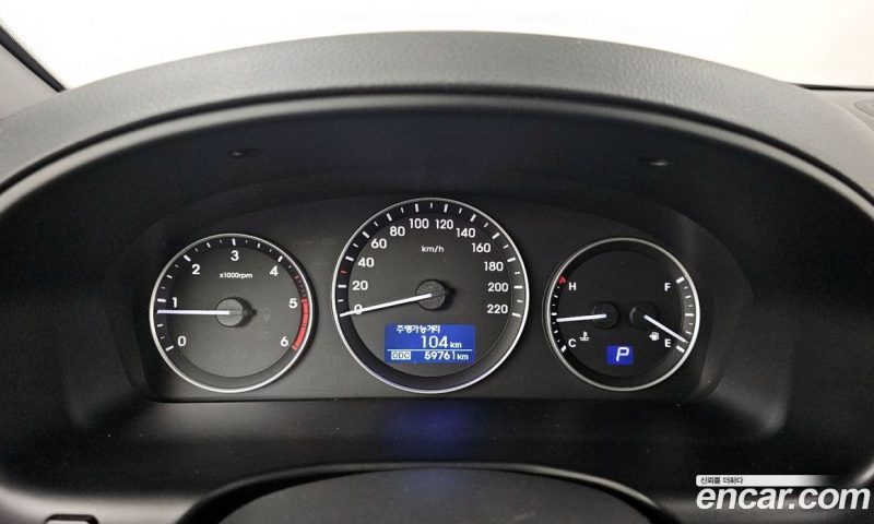 Hyundai Starex Van 3-Seater