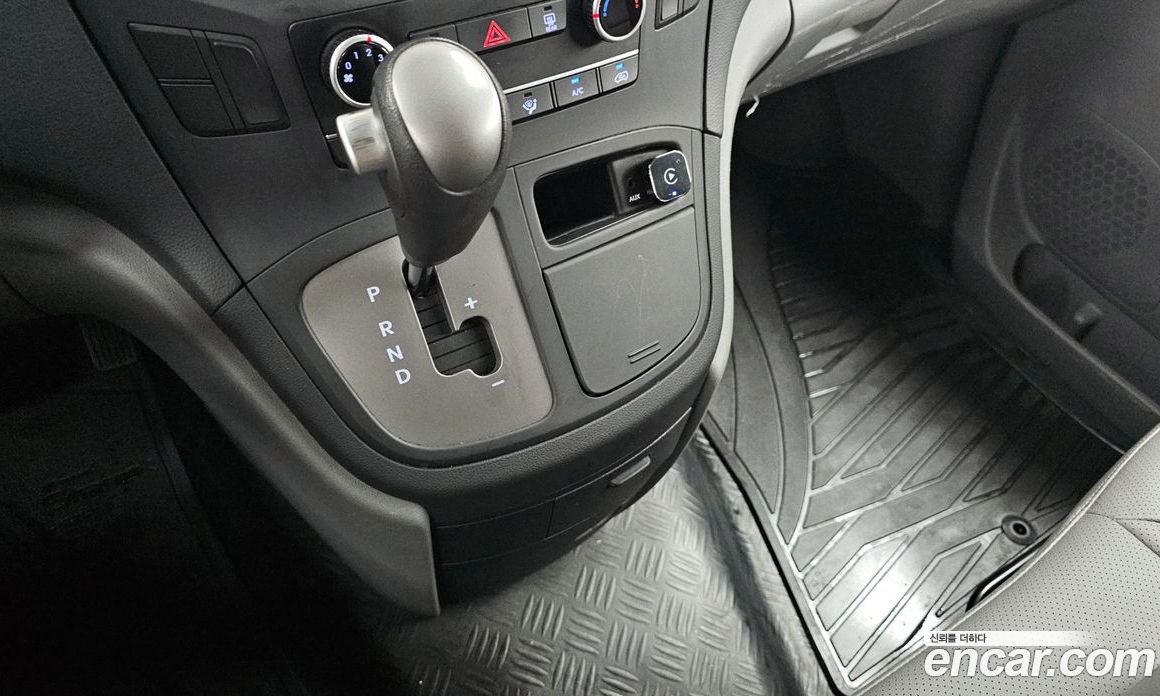 Hyundai Starex Van 3-Seater