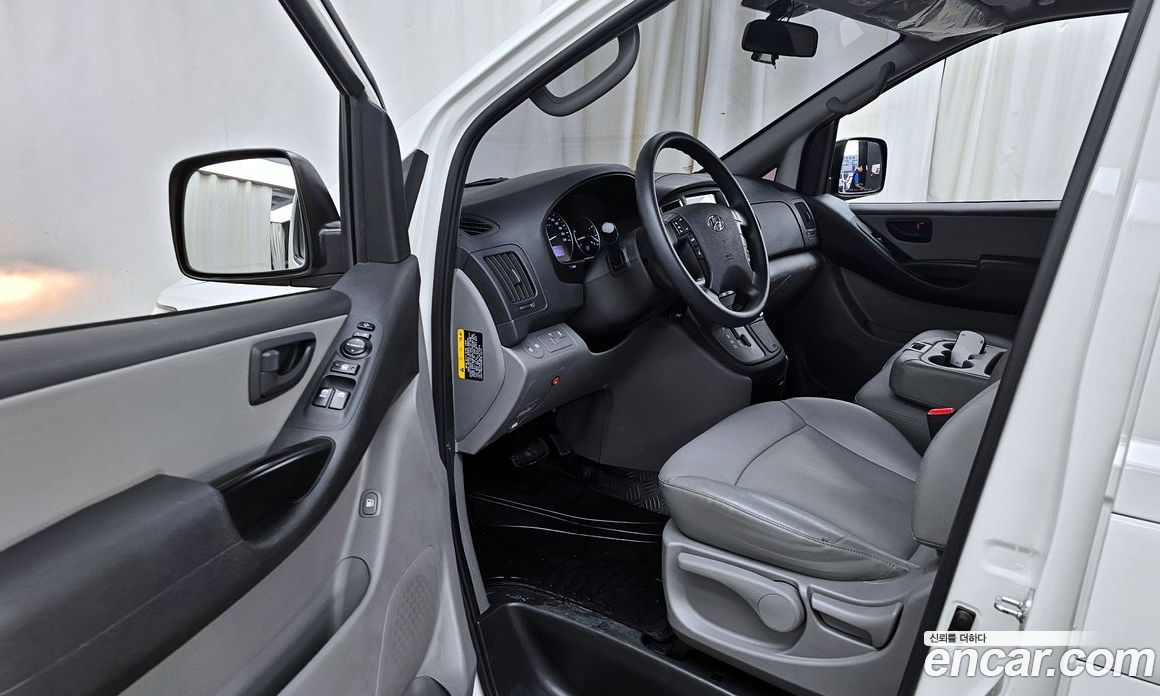 Hyundai Starex Van 3-Seater