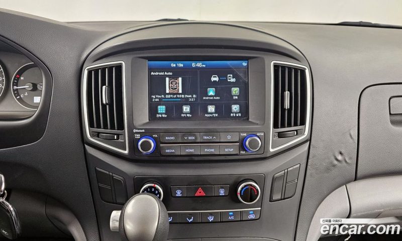 Hyundai Starex Van 3-Seater