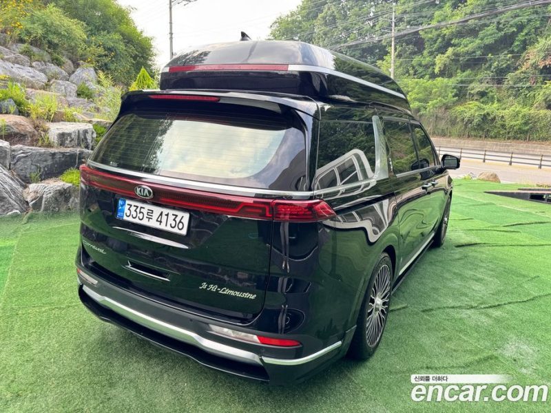 Kia Carnival 9-Seater Hi-Limousine(Special Vehicle)