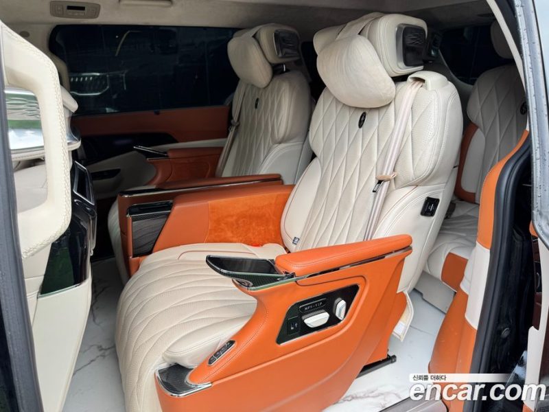 Kia Carnival 9-Seater Hi-Limousine(Special Vehicle)