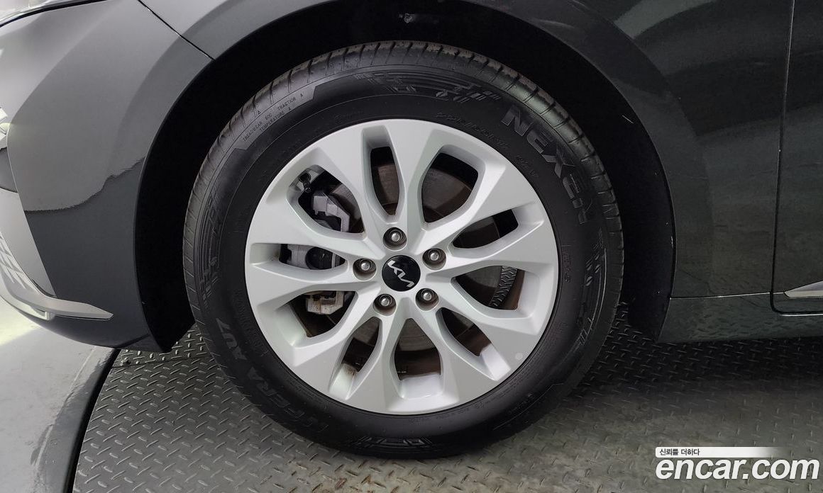 Kia K8 2.5 Gasoline 2WD
