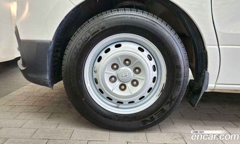 Hyundai Starex Van 3-Seater