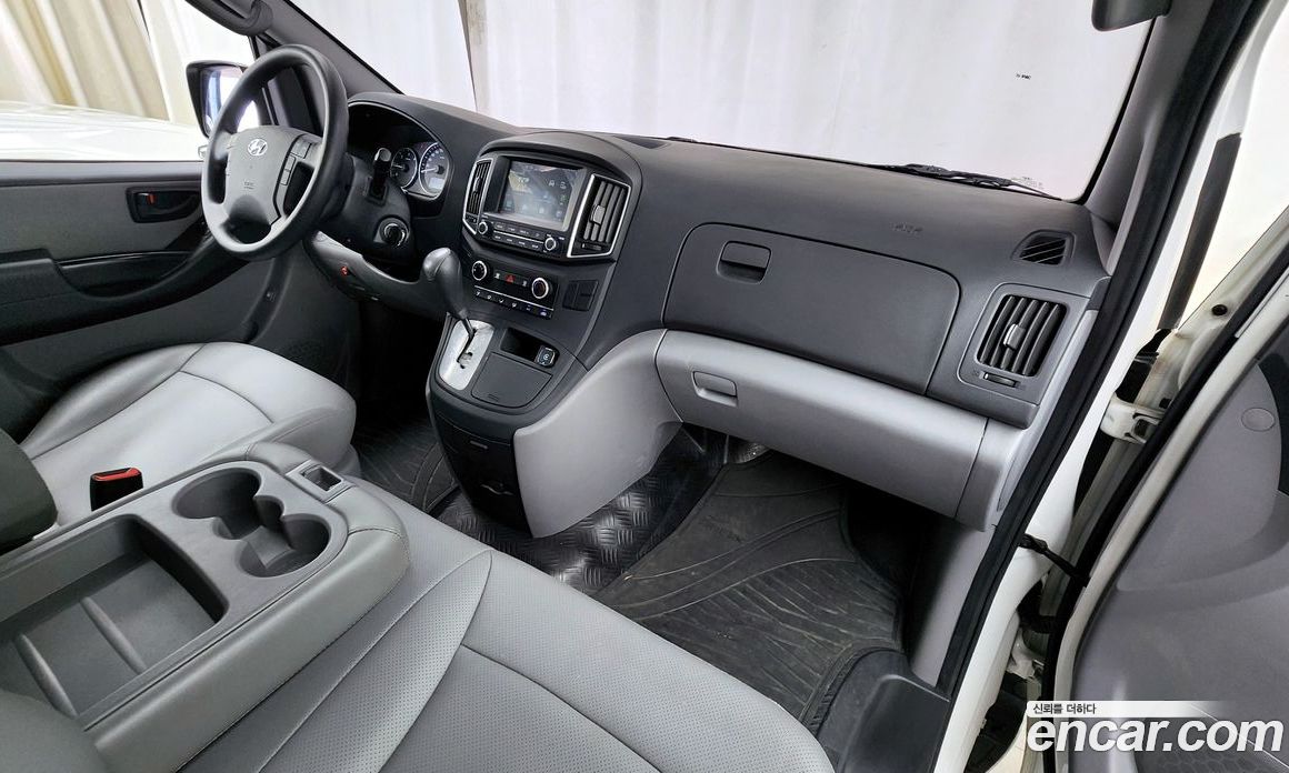 Hyundai Starex Van 3-Seater