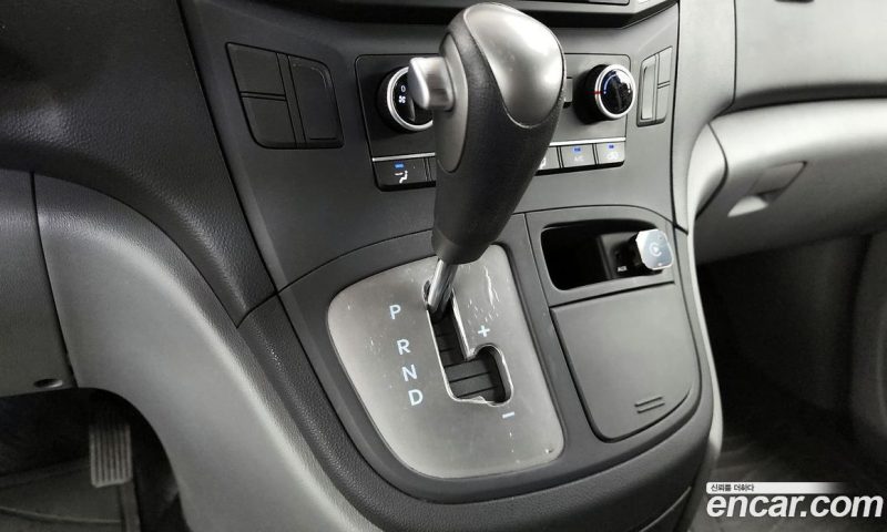 Hyundai Starex Van 3-Seater