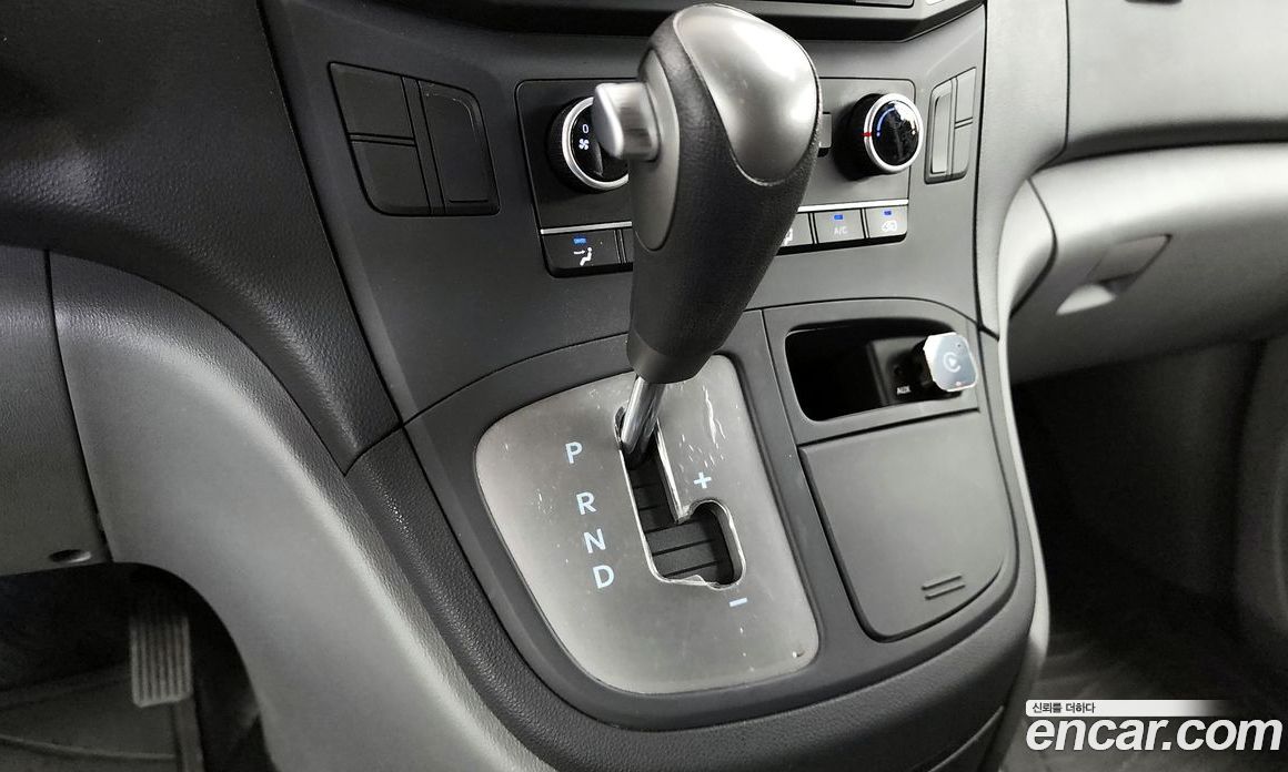 Hyundai Starex Van 3-Seater