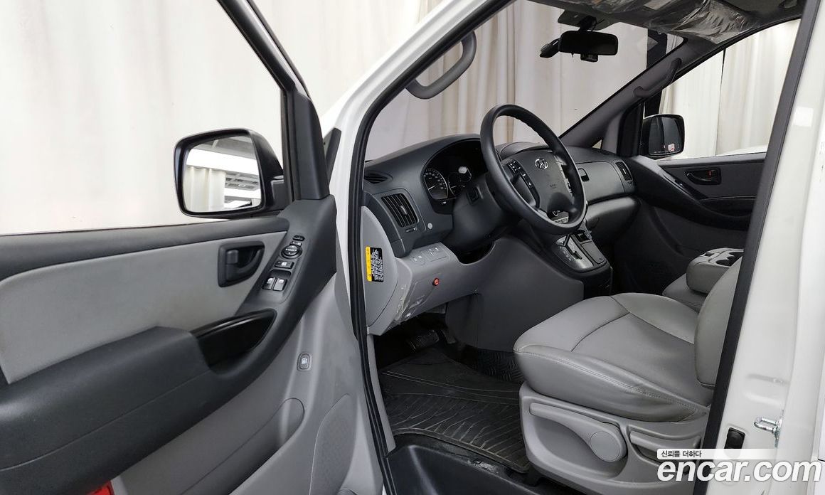 Hyundai Starex Van 3-Seater