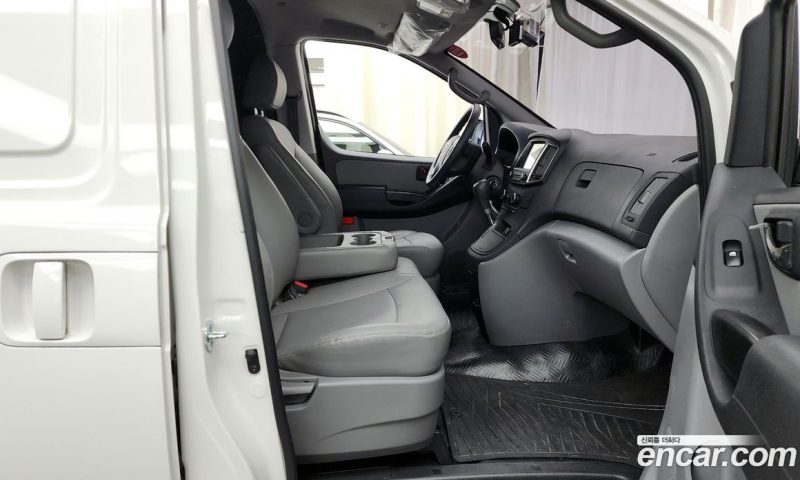 Hyundai Starex Van 3-Seater