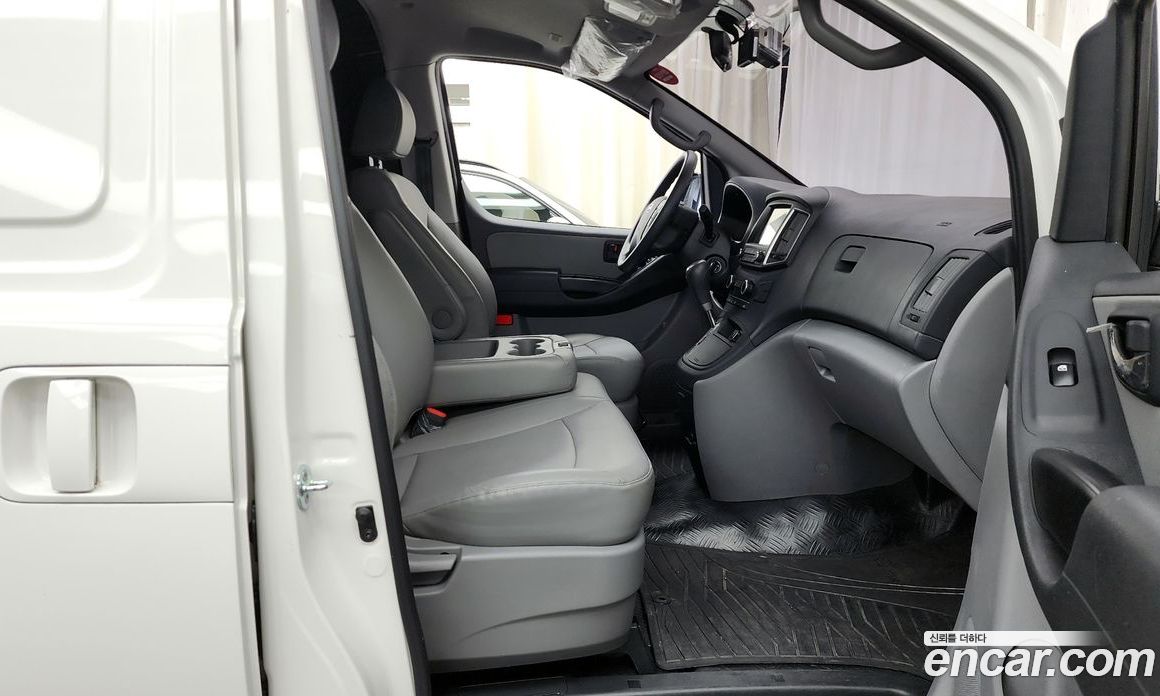 Hyundai Starex Van 3-Seater